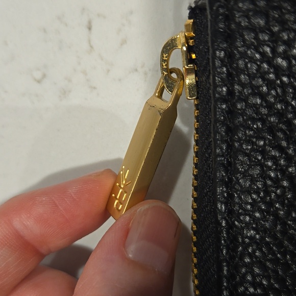 Freshly Picked zip pouch C - Picture 3 of 4